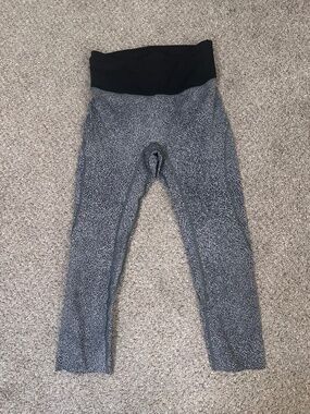 Womens Size 6 Lululemon Gray Running Capris